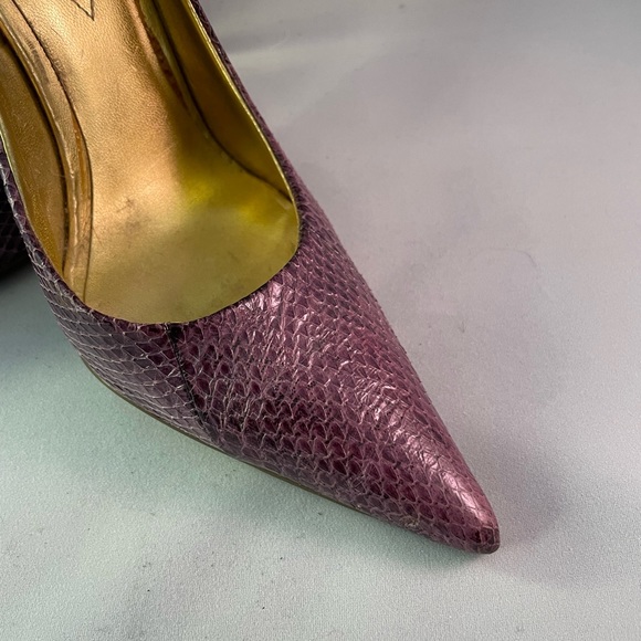 Y2K Dusty Purple Guess snakeskin 4” Pumps with wood stacked heel - Picture 12 of 12